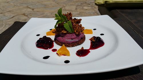 frozen vegan cheese cake with blueberries at Restaurant Quay in Mallorca