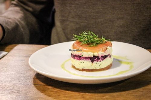 starter - red and golden beets with herb tofu at Incruenti in Prague