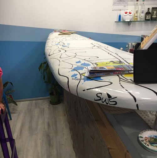 The bar made with a surfing board at Da Nicole al Lungomare in Agropoli