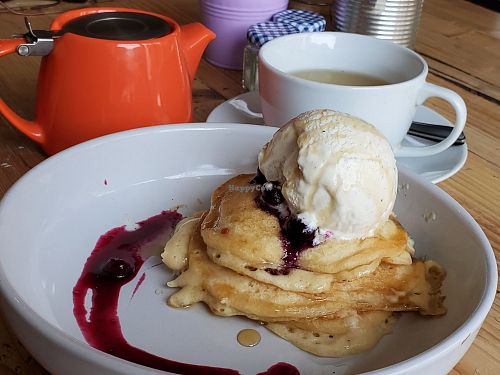 Pancakes and green tea at The Canvas: Shoreditch in East London