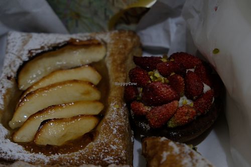 Apple and strawberry at Bar Dolcezza in Catania