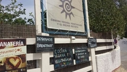 facade at Levante Slow Food in Los Canos De Meca