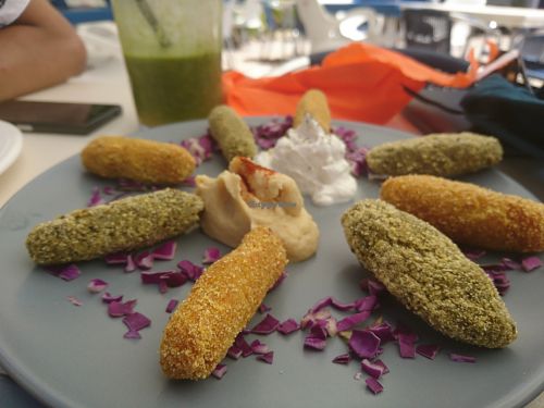 Spinach and pumpkin croquettes with hummus and aioli dip (all vegan) at Levante Slow Food in Los Canos De Meca
