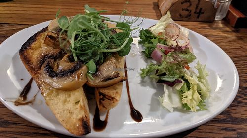 Garlic mushrooms at The Golden Heart Inn in Gloucester