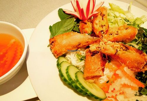 Vermicelli salad with fried spring rolls & sweet sour dip at AnSa in Munich