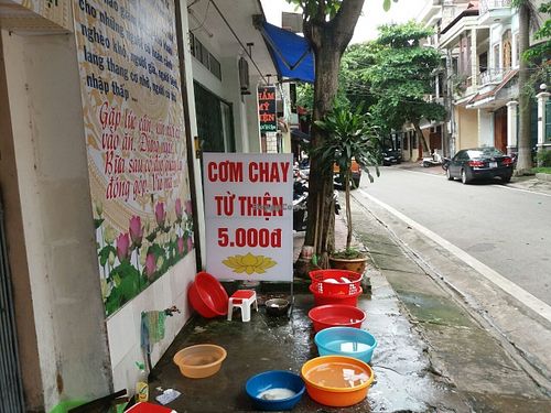 Outside as you can only 5,000d (45c) at Tu Tien in Lao Cai