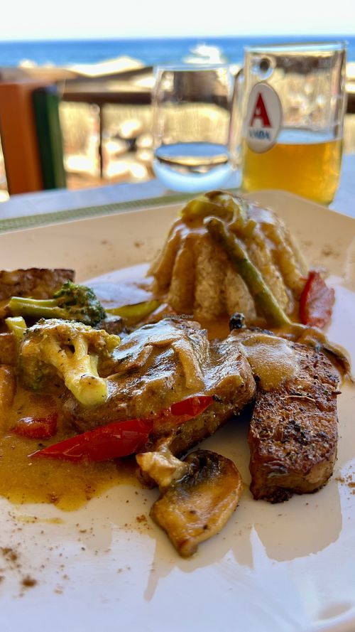 Seitan with kvinoa.  at Sea Vibe in Santorini