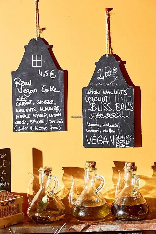 Raw Vegan Cakes at The Sister in Brussels