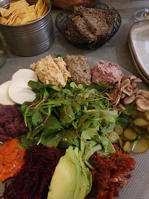 Vegan antipasti with extra bread at The Sister in Brussels