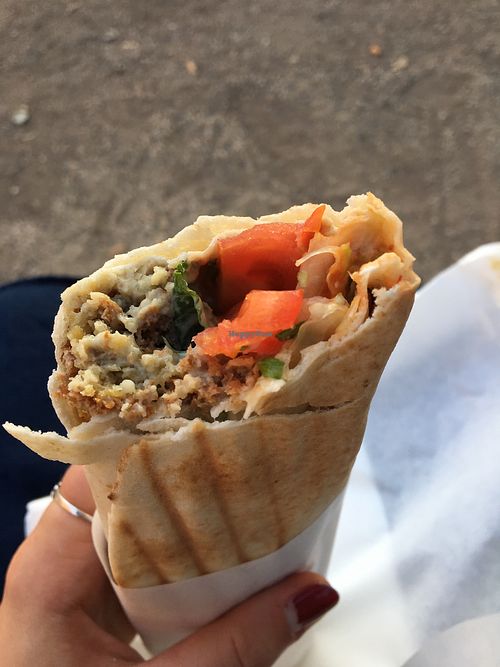 Vegan falafel mit Soja Joghurt  at Zedern Imbiss in Bremen