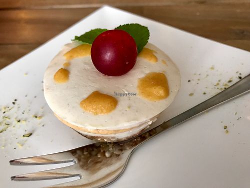 raw mini cake at Marae - Kaffee & Zauberei in Luebeck