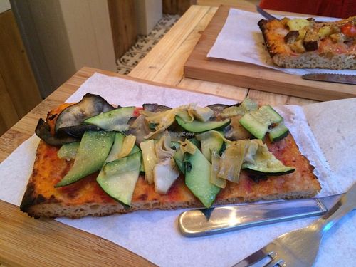 Pizzas! at Hank Vegan Pizza in Paris