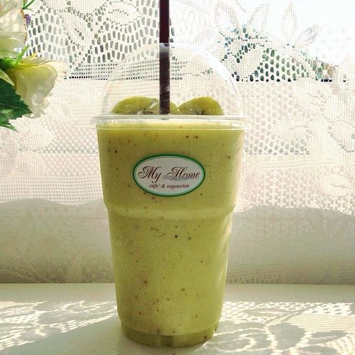 Kiwi Smoothie at My Home Cafe & Vegetarian in Chiang Mai