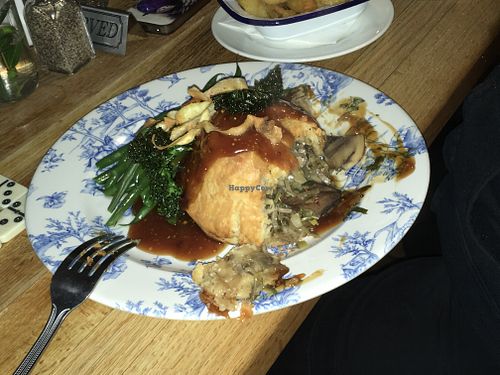 Mushroom, leek & tarragon suet pudding at The Perch in Oxford