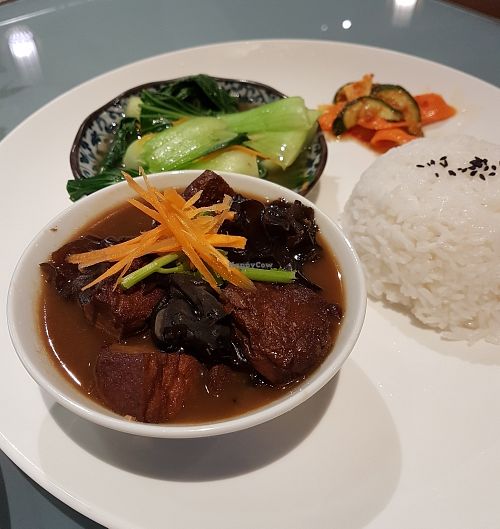 Vinegar stew rice set. The vinegar stew is quite good, though the side veggie that came with the set was a bit disappointing. I found the portion a bit small. If you like vinegar stew, order it ala carte for a bigger portion. at Mori Tea House and Residence in Malacca