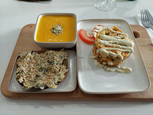 Menu of the day / Starter / Combo plate with toast with aubergine paté + creamed carrot + Olivier salad at Natu in Santander