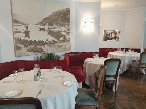 restaurant interior  at Ristorante Imbarcadero in Como
