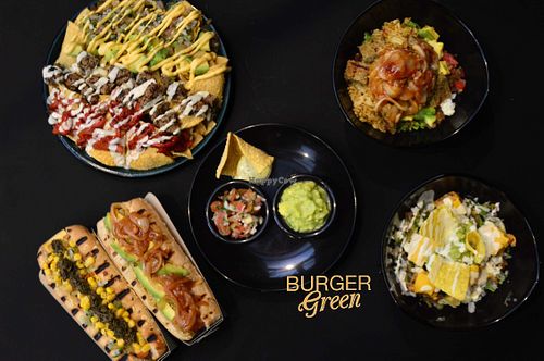 Varios at Burger Green  in Pereira