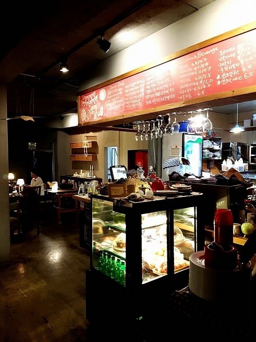 Slunch Factory interior at Slunch Factory - 슬런치 팩토리 in Seoul