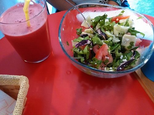 Salad and watermelon juice at El Arbolito in Cordoba