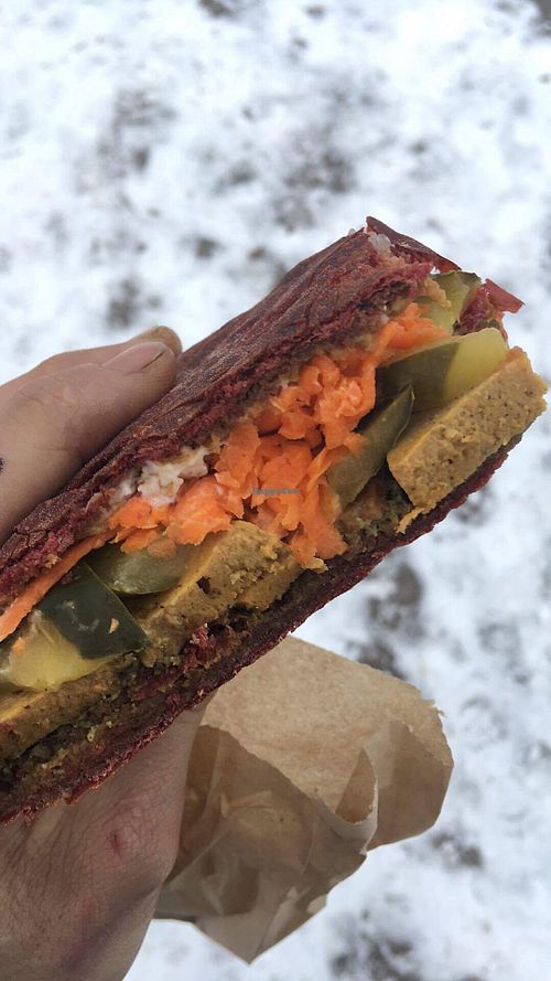 Sandwich au seitan at Esquina in Montreal
