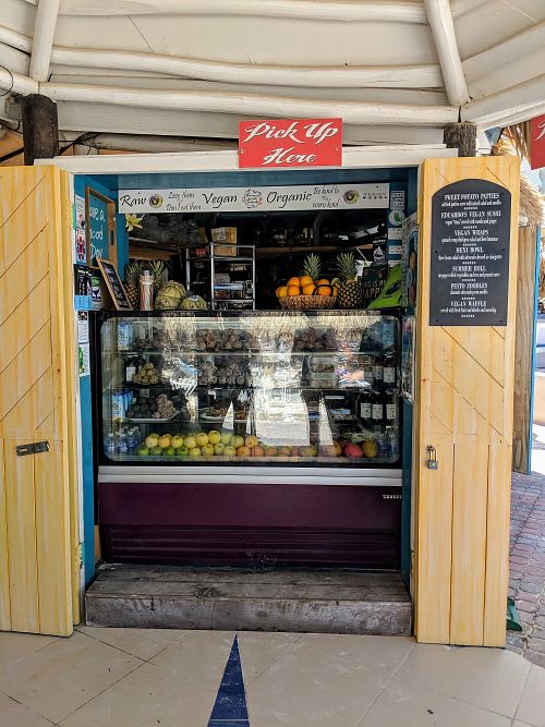 The pickup window has treats at Eduardo's Beach Shack in Palm Beach