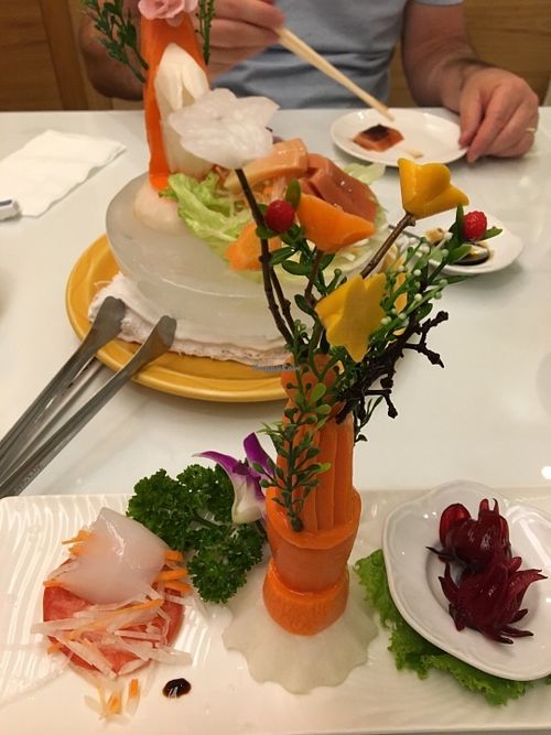 Sashimi Appetizer with hybiscus at Zhòng Liú SùShí 眾流素食 in Taipei