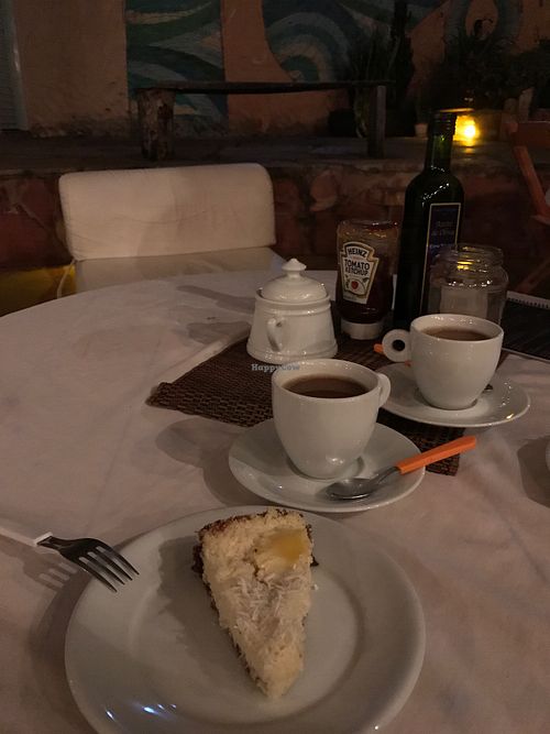 Raw pie and coffee with rice milk at Coisas da Drica in Alto Paraiso