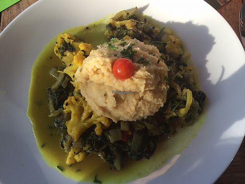 cauliflower spinach dish at Mezzo  in Hannover