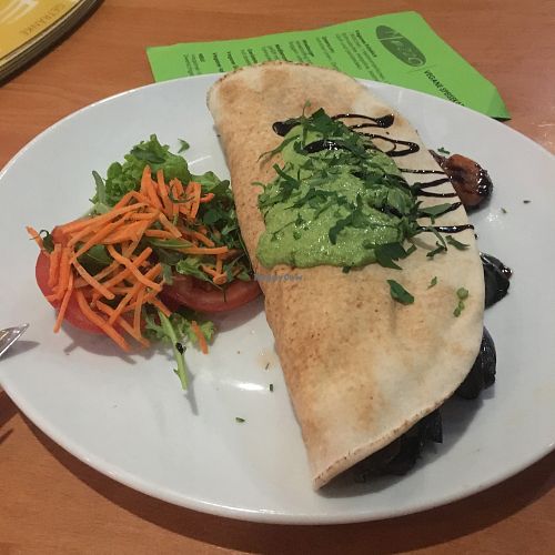 Mediterraner Weizenfladen at Mezzo  in Hannover