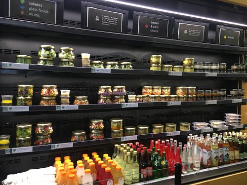 vegan yummies at rawcoco in La Rochelle