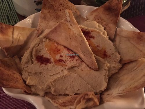 hummus with pita at Sirena Morena in Cancun