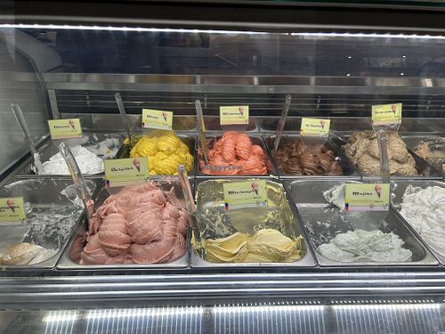 Case   at Manna Gelats in Barcelona