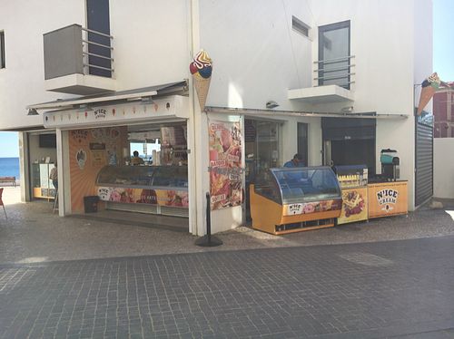 outside at the front  at N'Ice Cream in Armacao De Pera