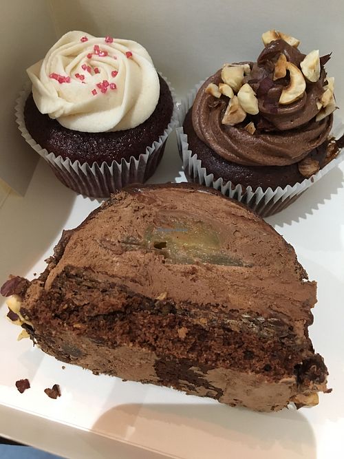 Red velvet cupcake, hazelnut cupcake & chocolate praline cake  at Cloud Cakes - Mandar in Paris