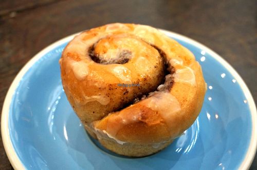 Cinnamon Roll at Cloud Cakes - Mandar in Paris