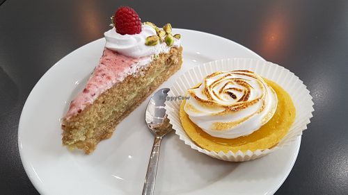 Lemon pie and raspberry cake at Cloud Cakes - Mandar in Paris