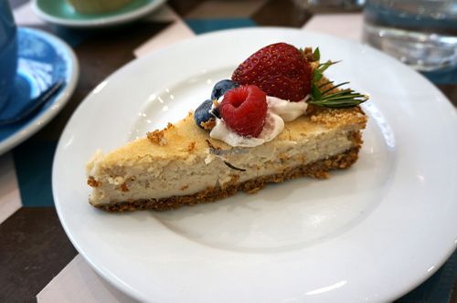 Cheesecake at Cloud Cakes - Mandar in Paris