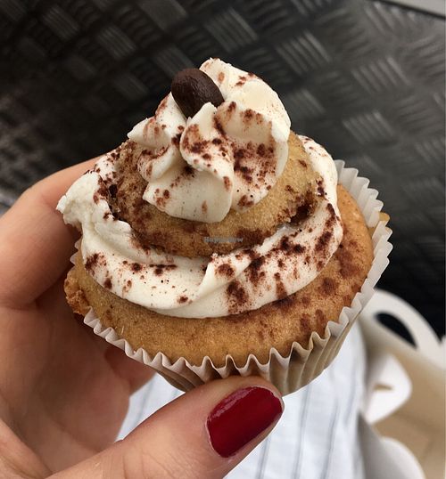 Tiramisu Cupcake at Cloud Cakes - Mandar in Paris