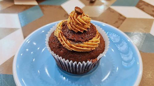 Opera cupcake at Cloud Cakes - Mandar in Paris