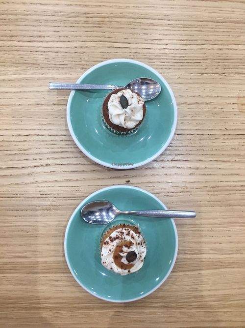 Mini cupcakes at Cloud Cakes - Mandar in Paris