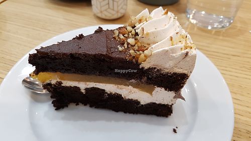 Pear-chocolate cake at Cloud Cakes - Mandar in Paris