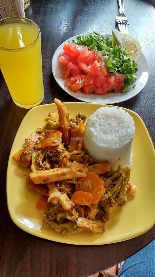 Menu of the day (vegan): Broccoli stir fry & rice at Dharma Vegetariano in Iquique