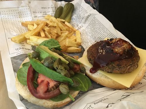 hamburguesa de lentejas y setas at El Perro Gamberro in Madrid