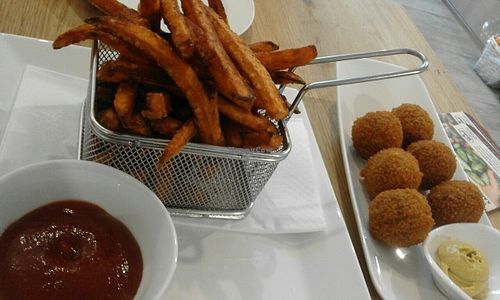 sweet potato fries with typical dutch 'bitterballen at De Kade in Rotterdam