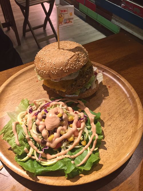 Really good vegan burger served with side salad (heavy on dressing but ask on side if you prefer light) at Tofunia in Taipei