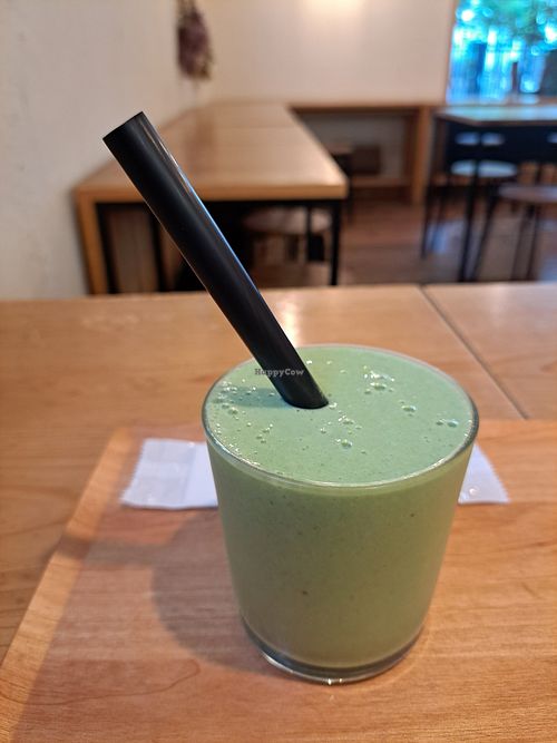 Smoothie at Guruatsu in Tokyo