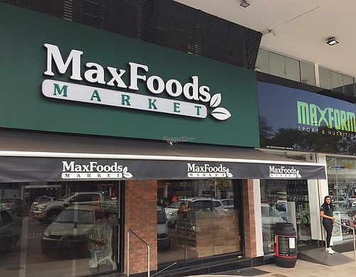 Store front at MaxFoods Market in Brasilia