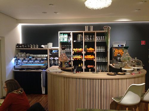 Smoothie bar (and kitchen to the left) at Die Leckerei in St Gallen
