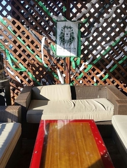 chill out on the balcony at The Green Lion Pub in Rozelle